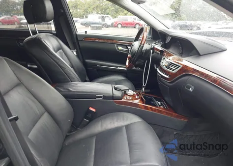 2013 Mercedes-Benz S 550 4Matic z USA, uszkodzony, nr VIN WDDNG9EB8DA516225